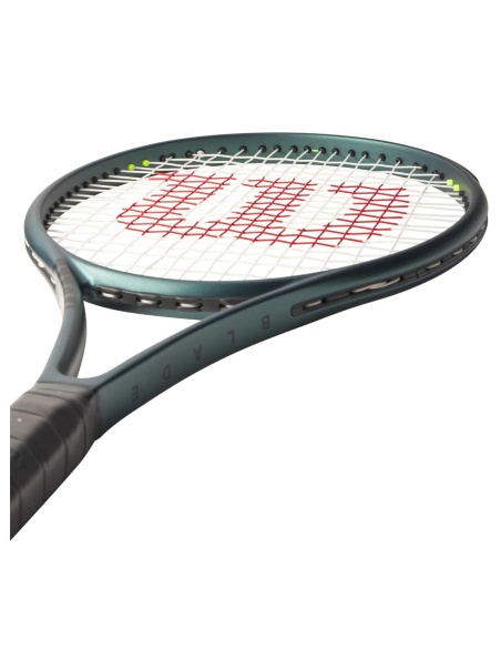 Wilson Blade V 100UL – Leggerezza estrema, feeling Blade Wilson Blade V 100UL – Leggerezza estrema, feeling Blade